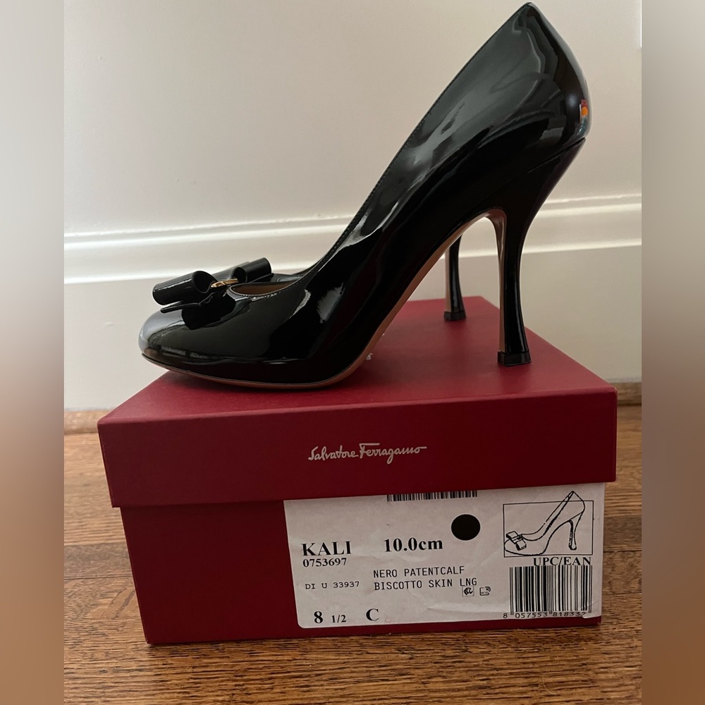 Ferragamo Kali Nero black patent leather pumps